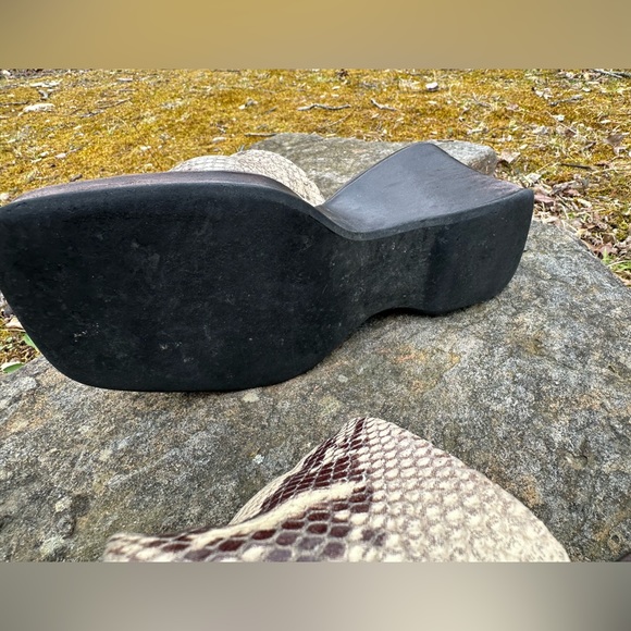 Reaction by Kennith Cole snakeskin Sunny Side Up wedge | 7 - Picture 5 of 13